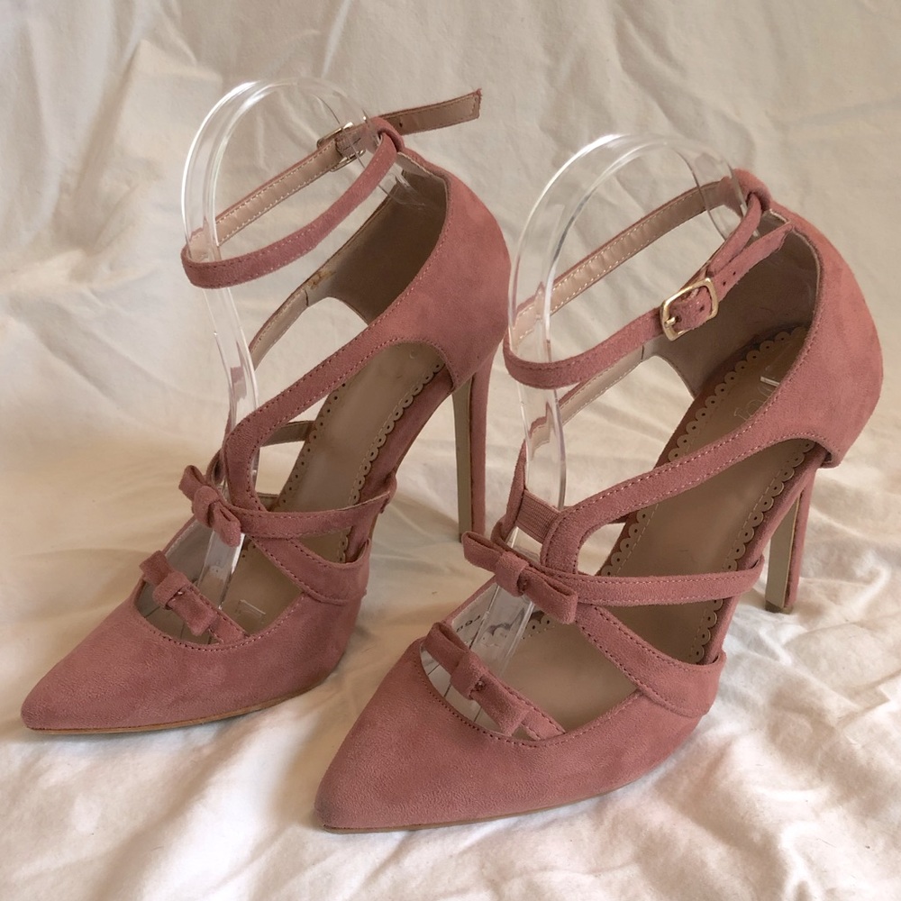 JOURNEE COLLECTION “Suede” Strap-Front Pumps (7.5M)